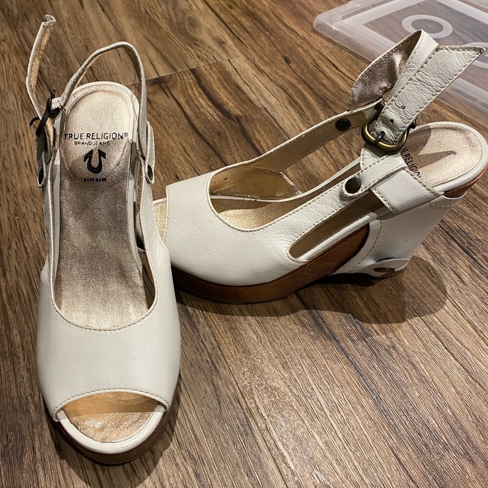 True Religion Clogs - Picture 8 of 10